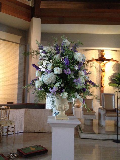 Large Wedding Arrangements, Magazine Flowers, Lavender Stock, Altar Flowers, Lavender Spray, Wedding 2025, Wedding Decor Inspiration, New Orleans Wedding, Wedding Arrangements