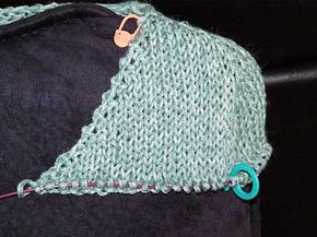 Contiguous Knitting Pattern, Contiguous Knitting, Easy Knitting Patterns Free, Mini Sweater, Baby Hats Knitting, Easy Knitting Patterns, Knitting Tutorial, Top Down, Knitting Techniques