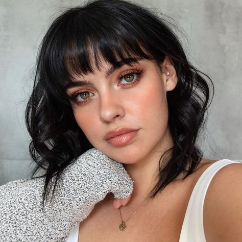 Julia Adams Makeup Artist 🇨🇦 on Instagram: “@glossier errythang (except for lashes lolz) 💕 full face of Glossier coming this week on my channel 👀 LIPS- Cake Generation G Lipstick &…” Julia Adams, Short Black Wigs, Simple Wedding Hairstyles, Bob Haircut With Bangs, Haircut Designs, Grunge Hair, Wigs With Bangs, Bobs Haircuts, Hairstyles With Bangs