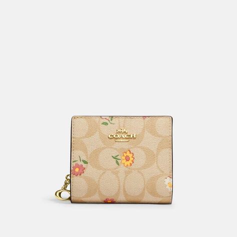 Discover great products at the best prices at Dealmoon. Coach Snap Wallet In Signature Canvas With Nostalgic Ditsy Print. Price:$69.30 at SHOP PREMIUM OUTLETS Coach Fashion, Snap Wallet, Ditsy Print, Coach Outlet, Coach Wallet, Signature Canvas, Sunglasses Branding, Fashion Sale, Casual Boots