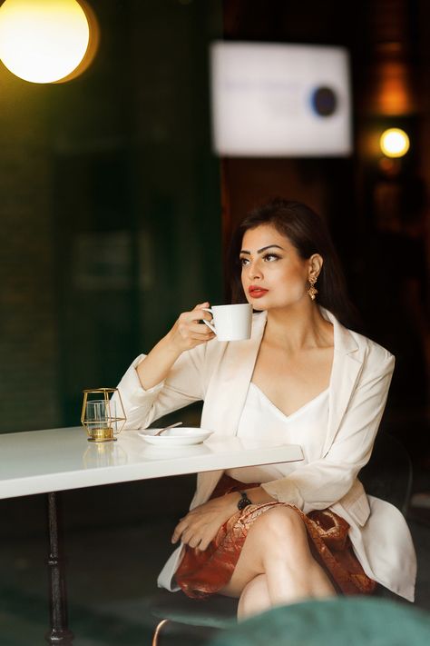 Coffee Shop Fashion Shoot, Coffee Shop Model Photoshoot, Cafe Model Photography, Cafe Photoshoot Women, Photos In Coffee Shop, Coffee Shop Shoot Photo Ideas, Coffeeshop Photoshoot Ideas, Woman Coffee Photography, Coffee Shop Shoot