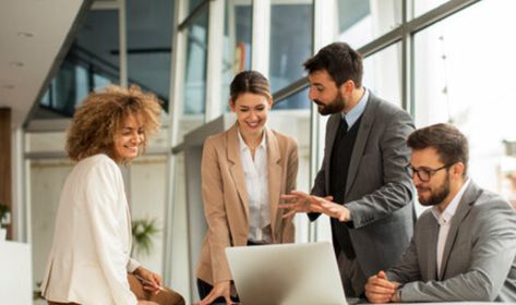 #blessed #inMyLane Office Lifestyle, Bright Office, Workplace Productivity, People Working Together, Coaching Skills, Healthcare Marketing, Business Photoshoot, Corporate Photography, Business Portrait