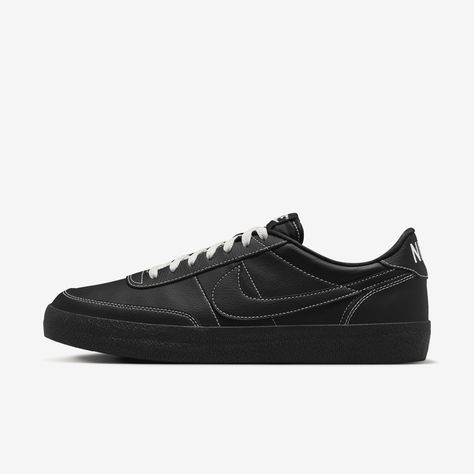 Inspired by the original low-profile tennis shoes, this version of the Nike Killshot 2 mixes real and synthetic leather, durable materials and nylon to create a fresh take on an old-school look. And it wouldn't be a "tennis" shoe without the rubber sole's reliable traction. All Black Shoes For School, Black Sneakers Outfit Men, Nike Skate Shoes, Guy Shoes, Dark Shoes, Nike Shoes Men, Men Nike Shoes, Black Shoes Sneakers, Figure Ground