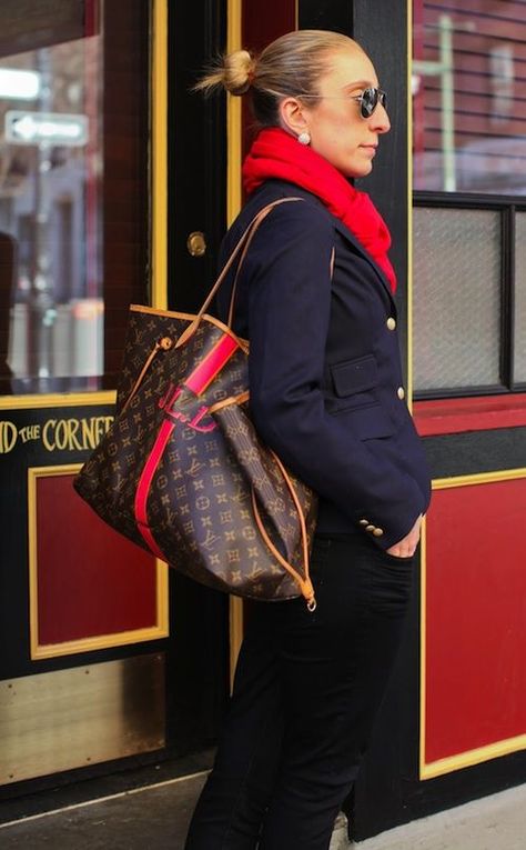 I love my neverfull, I wish it were monogrammed though. So chic Louis Vuitton Neverfull Gm Monogram, Neverfull Louis Vuitton, Louis Vuitton Handbags Neverfull, Louis Vuitton Taschen, Rockabilly Mode, Lv Neverfull Mm, Lv Neverfull, Louis Vuitton Neverfull Gm, Neverfull Gm