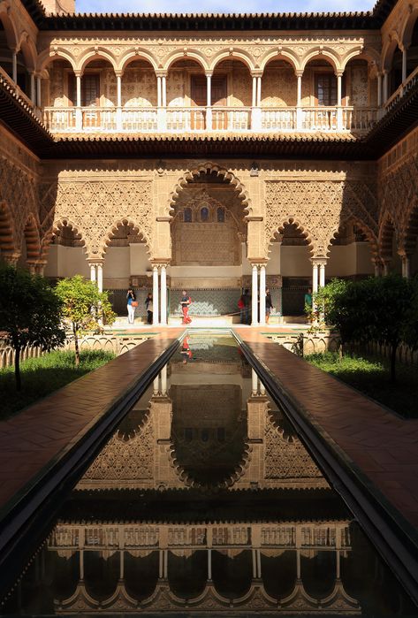 Real Alcázar de Sevilla | Patio de las Doncellas. African Vacation, Vacation Home, Spain, Patio, House Styles, Travel, Patios