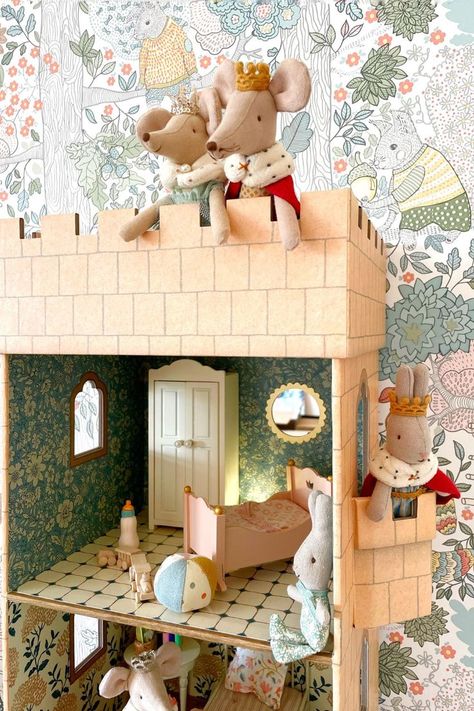 Maileg mouse royal family in a Maileg castle dolls house Castle Turret, Maileg Mice, Dreamy Nursery, Maileg Mouse, Beautiful Nursery, Gifts For Children, Play Shop, A Castle, Baby Crafts