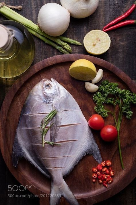 Fresh Fish Photography, Fish Food Photography, Raw Seafood, Pomfret Fish, Delicious Food Image, Fish Photography, Food Captions, Bengali Food, Food Art Photography