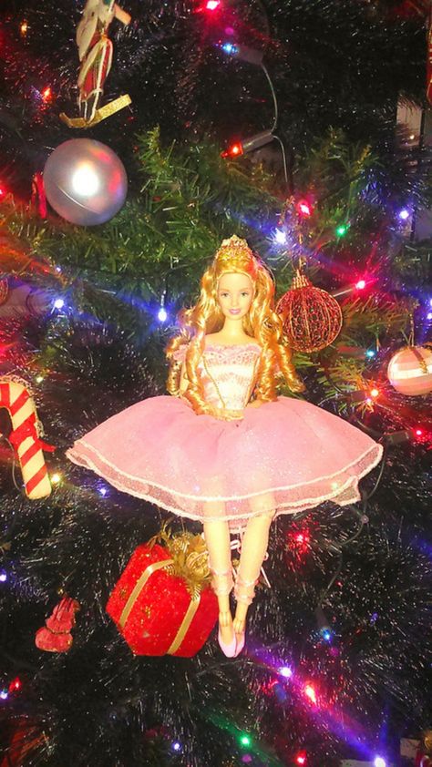 Barbie Cascanueces Christmas Barbie Nutcracker, Nutcracker Christmas Tree, Barbi Benton, Childhood Things, Nutcracker Christmas, Deck The Halls, Nutcracker, Aurora Sleeping Beauty, Ballet