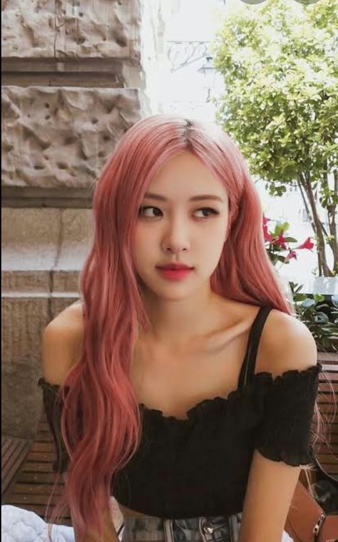 Rose Pink Hair Blackpink, Rose Hair Color, Rose Pink Hair, Pink Blonde, Light Pink Hair, Pink Blonde Hair, Color Streaks, Violet Hair, Hair Color Streaks