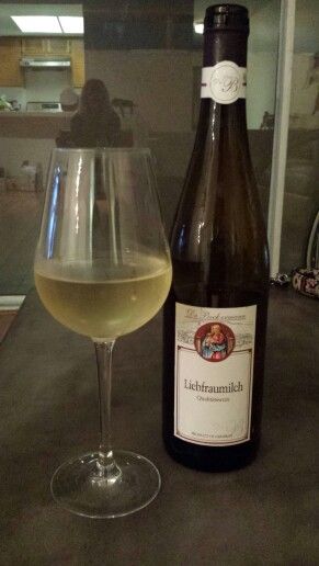 Good German wine for cheap from #traderjoes German Wine, Trader Joe’s, Fine Wine, Wine Lovers, White Wine, Alcoholic Drinks, Wine, Drinks, Glass