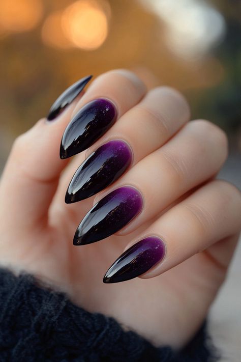 Goth Ombre Nails, Deep Purple Halloween Nails, Spooky Purple Nails, Halloween Purple Nails, Purple And Black Halloween Nails, Purple Halloween Nail Designs, Halloween Dip Nails, Halloween Spider Nails, Purple Nails Art