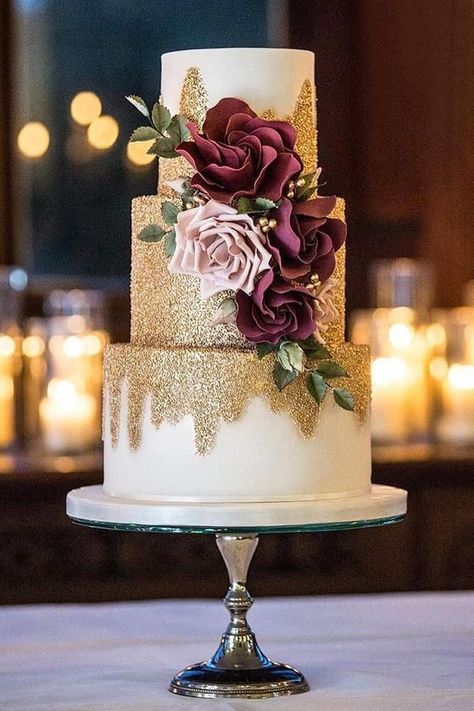 metallic wedding cake white cake burgundy flower couture cakes katie sanderson #chocolateweddingcake Burgundy Cake, Gold Glitter Wedding Cake, Flower Couture, Glitter Wedding Cake, Vintage Pasta, Burgundy Wedding Cake, Metallic Wedding Cakes, Gold Glitter Wedding, Cake White