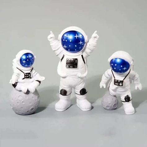 AmazonSmile: LUOZZY 3Pcs Astronaut Figurines Cake Topper Outer Space Cake Decoration Spaceman Model Display Miniature Astronaut Toys Set (Star) : Grocery & Gourmet Food Outer Space Cake, Space Theme Decorations, Astronaut Party, Model Display, Space Man, Theme Party Decorations, Space Theme, Resin Material, Cake Decoration