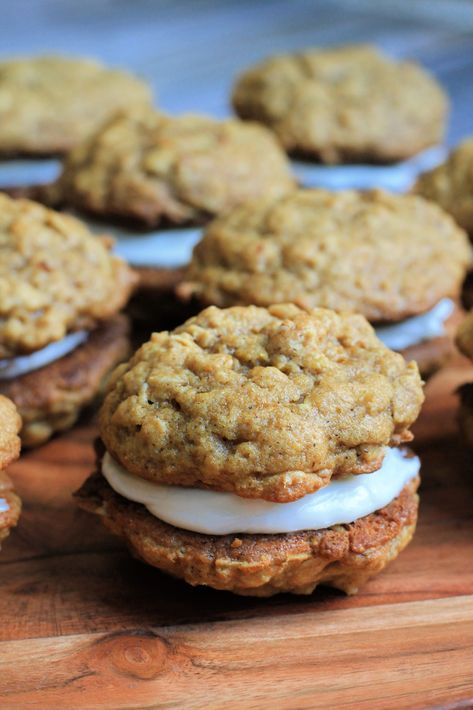 Pumpkin Oatmeal Cream Pies via @nelsonroadgarden Pumpkin Oatmeal Cream Pies, Spiced Cookies, Pumpkin Cream Cheese Pie, Pumpkin Pie Ice Cream, Pumpkin Oatmeal Cookies, Oatmeal Cream Pies, Cream Pies, Oatmeal Cream, Cheese Pumpkin