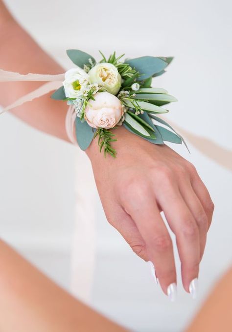 Arranging Flowers, Wrist Corsages, Wrist Corsage, Wonderful Images, Boutonniere, Flower Crown, Formal Wear, Bridal Bouquet, Wedding Flowers