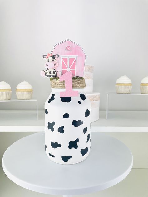 Girl Barnyard Birthday Party, Cow First Birthday, First Birthday Centerpieces, Toddler Birthday Cakes, Centerpiece For Table, Barnyard Birthday Party, First Birthday Girl, Birthday Centerpiece, Barnyard Birthday