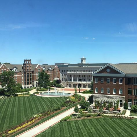 Belmont University in Nashville, TN Pretty School Building, Belmont University Aesthetic, University Of Tennessee Campus, Liberty University Campus, Belmont University Nashville, Washington State University Campus, Northwestern University Campus, Belmont University, Boarding School Aesthetic