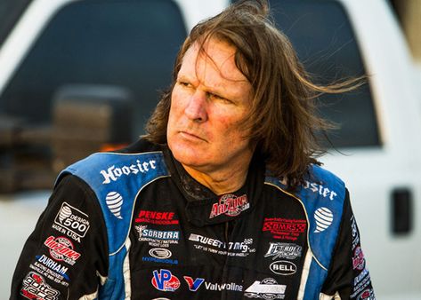 After a bad start to the 2020 racing season with just one win from over 50 races, the pandemic playing its part in the economics of the organization, and the parting of ways between Scott Bloomquist and Chris Madden.  #ScottBloomquist #ChrisMadden #Championship #race #racing #racingtips #injury #health4impact Scott Bloomquist, Hip Injuries, Dirt Late Models, Sprint Car Racing, Dirt Racing, Awesome Shoes, Nascar Racing, Economics, Nascar