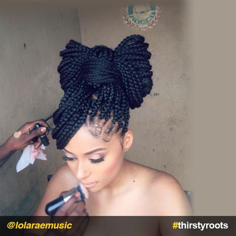 Bow Hairstyle with Box Braids - Turn your hair into a bow hairstyle without having to use accessories like headbands, scarves, and ribbons. Bow Bun, New Hair Look, Poetic Justice Braids, Cute Box Braids, Make A Bow, Long Box Braids, Box Braids Hairstyles For Black Women, Peinados Recogidos, Bow Hairstyle