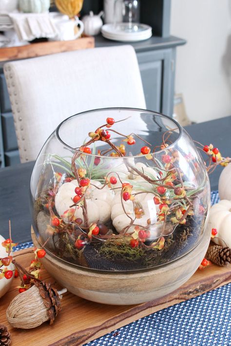 Lighted fall terrarium. All you need is 10 minutes for this simple fall decoration! Fall Terrarium, Fall Leaf Decor, Homemade Tags, Pumpkin Soap, Leaves Candle, Fall Thanksgiving Decor, Pumpkin Lights, Fall Decorations Porch, Pumpkin Crafts