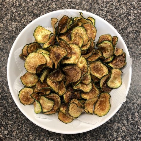 Zucca Chips – just like the ones at North Italia! | justalittledrama Thanksgiving Fried Turkey, Dehydrated Zucchini Chips, North Italia, Zucchini Chips Recipe, Fried Chips, Real Foods, Zucchini Chips, Creative Cooking, Carb Dinner