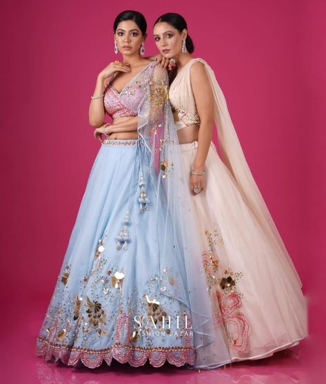 Reception Lehanga, Lehenga Color Combinations, India Traditional Dress, Bride Maids, Baju Kahwin, Indian Bridesmaids, Shadi Dresses, Saree Wearing Styles, Ballroom Costumes