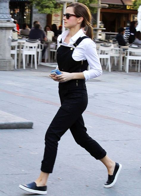 Emma Watson Casual, Emma Watson Outfits, Emma Watson Style, Giovanna Battaglia, Jeanne Damas, Black Overalls, Diane Kruger, Charlotte Casiraghi, Trendy Swimwear