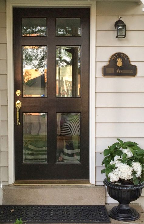 glass front doors - Would still like the bottom 2 frosted to keep the dog quiet, lol. Front Door Entrance Decor, Door Entrance Decor, Glass Screen Door, Exterior Door Styles, Ingangs Decor, Beautiful Front Doors, Exterior Doors With Glass, Farmhouse Front Door, Door Picture