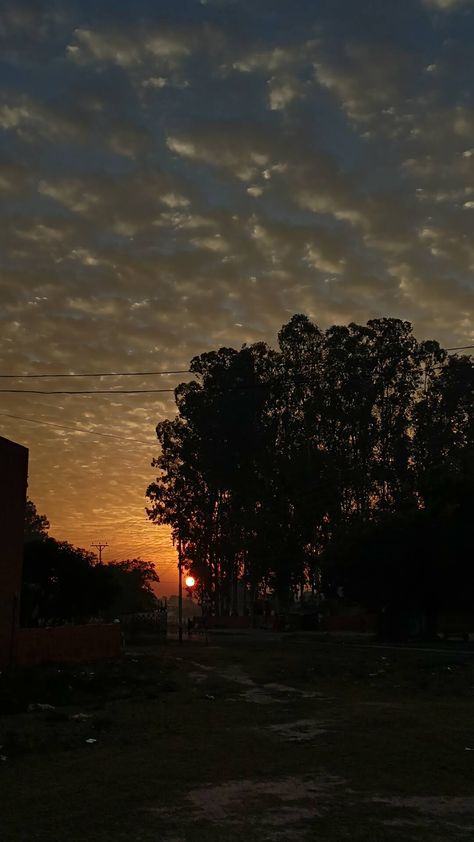 Punjab Nature, Punjab Aesthetic, Instagram Black Theme, Black Theme, Sky Photography Nature, Dawn And Dusk, Moon Photography, Nature View, Photo Art Gallery