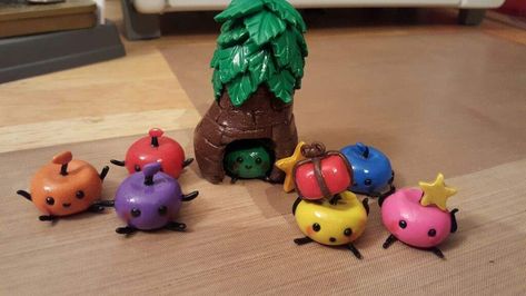 Junimo family from Stardew Valley | Crafty Amino Stardew Valley Polymer Clay, Stardew Valley Junimo, Stardew Valley, Clay Charms, Polymer Clay Crafts, Cute Crafts, Clay Creations, Clay Crafts, Pretty Things