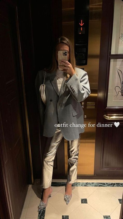 Stile Kylie Jenner, Silver Pants, Metallic Pants, A Beautiful Life, Pants Outfits, Mode Ootd, Looks Chic, Mode Inspo, Beautiful Life