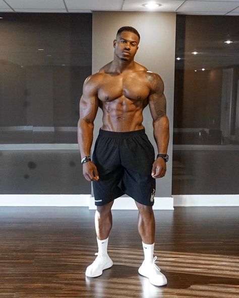 Simeon Panda, Beard Boy, Husband Best Friend, Male Torso, Man Crush Monday, Chelsea Football Club, Chelsea Football, Fitness Apparel, Men's Muscle