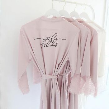 Bridal Robe Lace, Groomsmen Ideas, Pre Bridal, Bridal Party Getting Ready, Bridal Parties Pictures, Wedding Hangers Personalized, Wedding Bridesmaids Dresses Blue, Black Blush, Bridal Shower Outfit