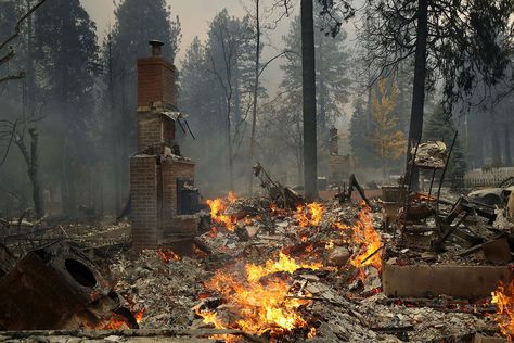 Camp Fire Destroys Paradise, California: Photos - The Atlantic Ash Fire, Paradise California, Types Of Aesthetics, California Wildfires, Financial Crisis, California Photos, Fire Prevention, Camp Fire, State Farm