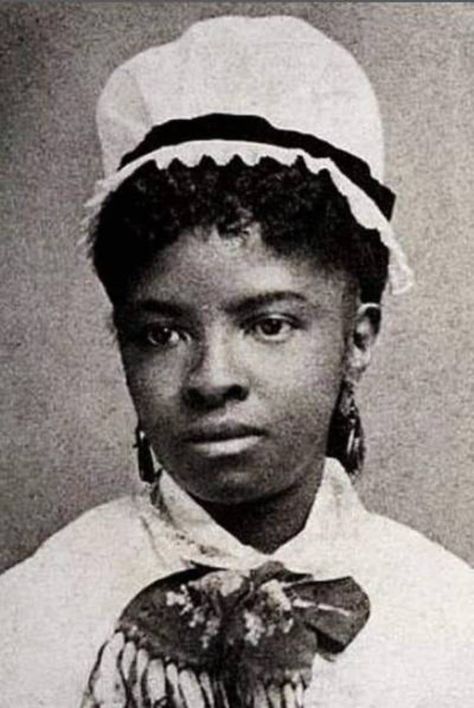 Rebecca Lee Crumpler was an American author and physician. In 1864, after completing her course of studies at the New England Female Medical College, she became the first African-American female to be a doctor of medicine. Rebecca Lee Crumpler, Private Duty Nursing, Nursing License, Professional Nurse, Hidden Figures, Nursing Profession, Nursing Programs, Black Person, Female Doctor