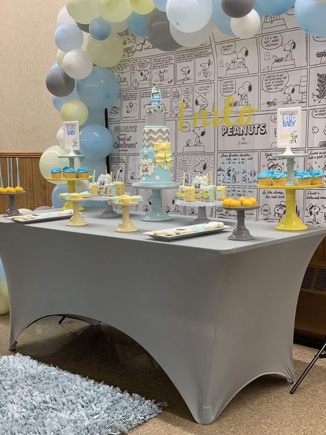 Snoopy Dessert Table, Snoopy Baby Shower Decorations, Snoopy Baby Shower Theme, Brown Baby Shower Ideas, Charlie Brown Baby, Snoopy Decorations, Snoopy Baby Shower, Snoopy Baby, Peanut Baby Shower