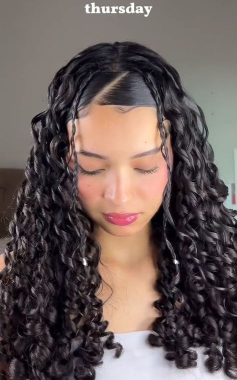 Hairstyles For Kinda Curly Hair, Prom Hairstyles For Long Curly Hair, Curly Hairstyles For Medium Hair Wedding, Hairstyles With No Gel, Curly Hairstyles For Church, Damaged Curly Hairstyles, Curly Hair Concert Hairstyles, Hairstyles Latina Hair, Curly Hair Party Hairstyles