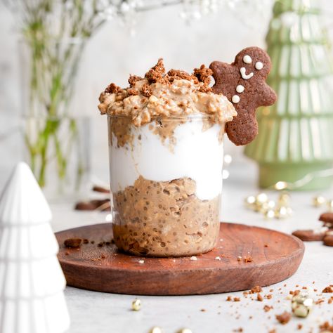 Vegan Christmas Brunch, Protein Gingerbread, Christmas Brunch Ideas, Healthy Gingerbread Cookies, Dairy Free Breakfast Recipes, Pumpkin Overnight Oats, Strawberry Overnight Oats, Blueberry Overnight Oats, Overnight Oats Recipes