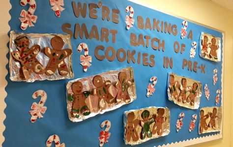 Christmas Teacher Bulletin Board, Gingerbread Cookie Bulletin Board, Gingerbread Themed Bulletin Board, Christmas Bulliten Boards Preschool, Gingerbread Man Door Classroom, Gingerbread Board Ideas, Ginger Bread House Bulletin Board, Ginger Bread Bulletin Board Ideas, Cookie Bulletin Board Ideas