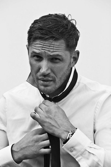 Oh my! Tom Hardy, not Mark, but that's ok ;)                                                                                                                                                     More توم هاردي, Edward Thomas Hardy, Charlotte Riley, Greg Williams, Avan Jogia, Ryan Guzman, Taylor Kitsch, Logan Lerman, Karl Urban