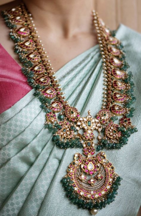 Antique Bridal Jewelry South Indian, Wedding Jewllery, Bottu Mala, Kundan Jhumka, Beaded Wedding Jewelry, Mango Mala, Bridal Jewellery Inspiration, Bridal Necklace Designs, Neck Pieces Jewelry