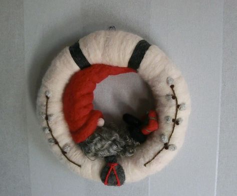 Needle Felted Wreath Christmas, Needlefelt Wreath, Needle Felting Wreath, Needle Felted Christmas Wreath, Needle Felted Wreath, Felted Wreath, Tovad Ull, Advent Crafts, Crochet Wreath