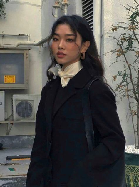 Maxine Liu, Looks Hippie, The Inheritance Games, Dark Academia Outfits, Dark Academia Outfit, Inheritance Games, Academia Outfits, Dark Academia Fashion