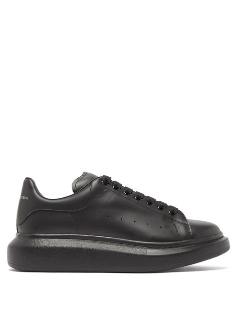 ALEXANDER MCQUEEN ALEXANDER MCQUEEN - RAISED SOLE LOW TOP LEATHER TRAINERS - MENS - BLACK. #alexandermcqueen #cloth Alexander Mcqueen Sneakers Black, Eternal Darkness, Alexander Mcqueen Trainers, Trainers Mens, Mcqueen Shoes, Alexander Mcqueen Sneakers, Mcqueen Sneakers, Popular Sneakers, Sole Sneakers