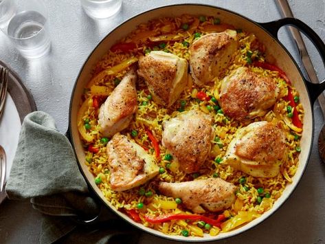 Cuban Baked Chicken, Best Baked Chicken Recipe, Chicken And Rice Recipes, Yellow Rice Recipes, Healthy Baked Chicken, Yellow Rice, Sweet Peppers, Mediterranean Chicken, Homemade Spices