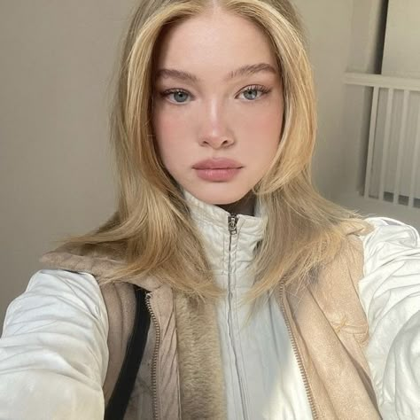 Natural Dark Blonde, Cool Blonde Hair Colour, F12 Tdf, Rare Eyes, Soft Makeup Looks, Cool Blonde Hair, Swag Girl Style, Cool Blonde, Natural Blondes