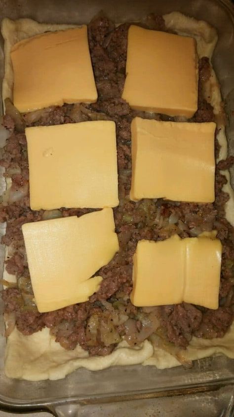 Copycat Runza Casserole Beerock Recipe, Runzas Recipe, Runza Recipe, Runza Casserole, Ceramic Bakeware Set, Ceramic Bakeware, Crescent Roll Recipes, Hamburger Recipes, Beef Casserole