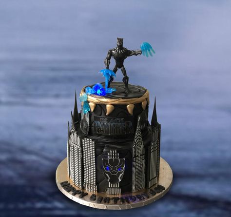 Black Panther - cake by MsTreatz Black Panther Birthday Cake, Black Panther Cake, Panthers Cake, Black Panther Birthday, Ironman Cake, Captain America Cake, Panther Black, Marvel Cake, Black Panther Party