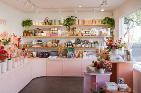 Florist Studio Workspace, Florist Shop Aesthetic, Diy Flower Bar, Flower Booth, Native Poppy, Flower Shop Interiors, Floral Workshop, Florist Studio, Flower Shop Decor