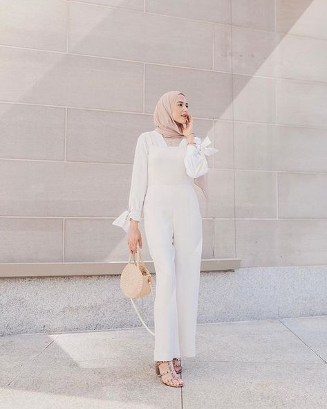 One of my favorite spring/summer outfits is a white jumpsuit! I wish a modest brand would make one where we didn’t have to worry about… Hijab Jumpsuit, Jumpsuit Hijab, Every Day Fashion, Eid Outfit Ideas, Hijab Summer, Hijab Look, Day Fashion, Muslim Outfits, Muslimah Fashion Outfits